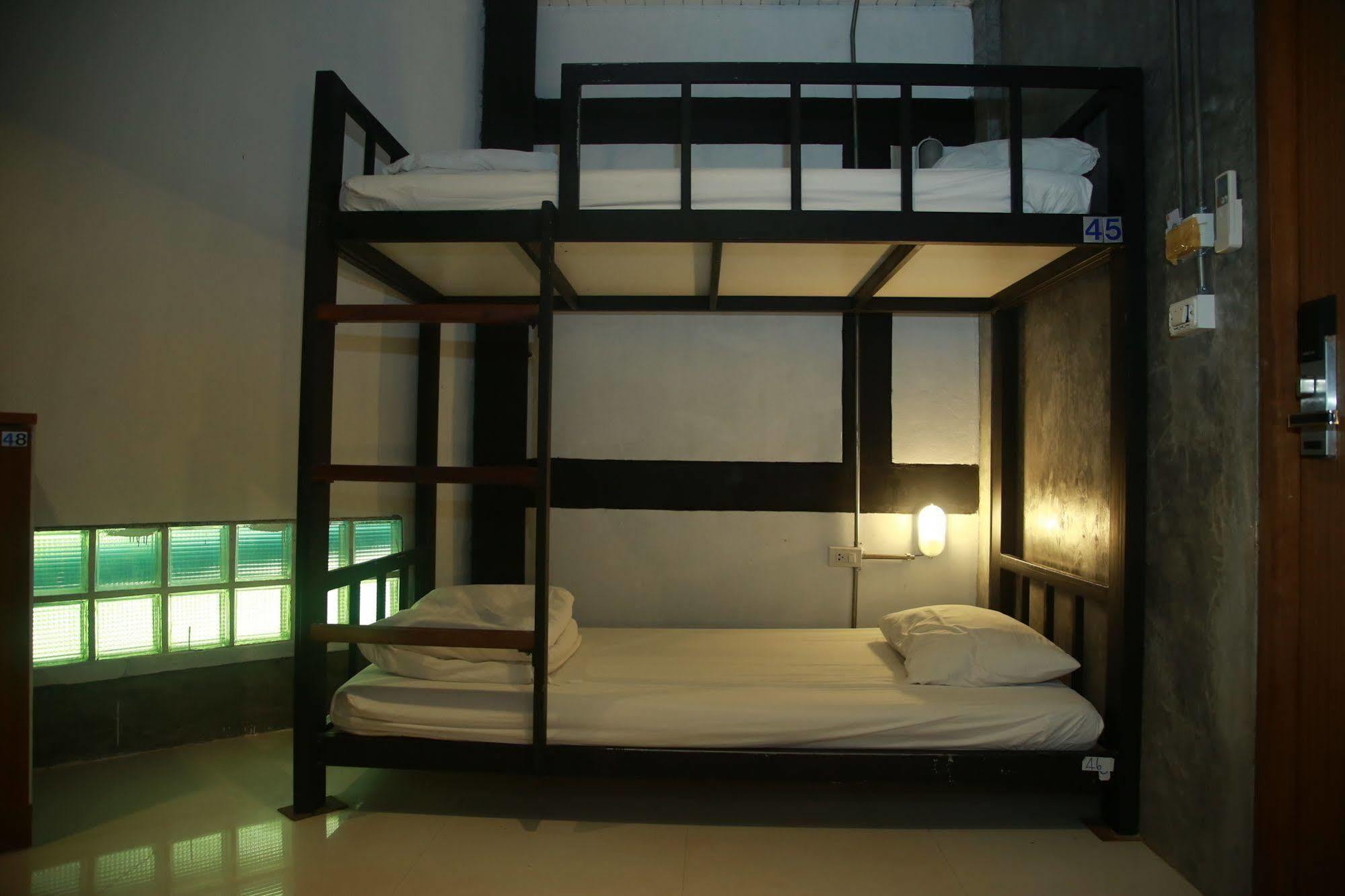 Oyo 585 Freedom Hostel @ Phi Phi Eksteriør bilde