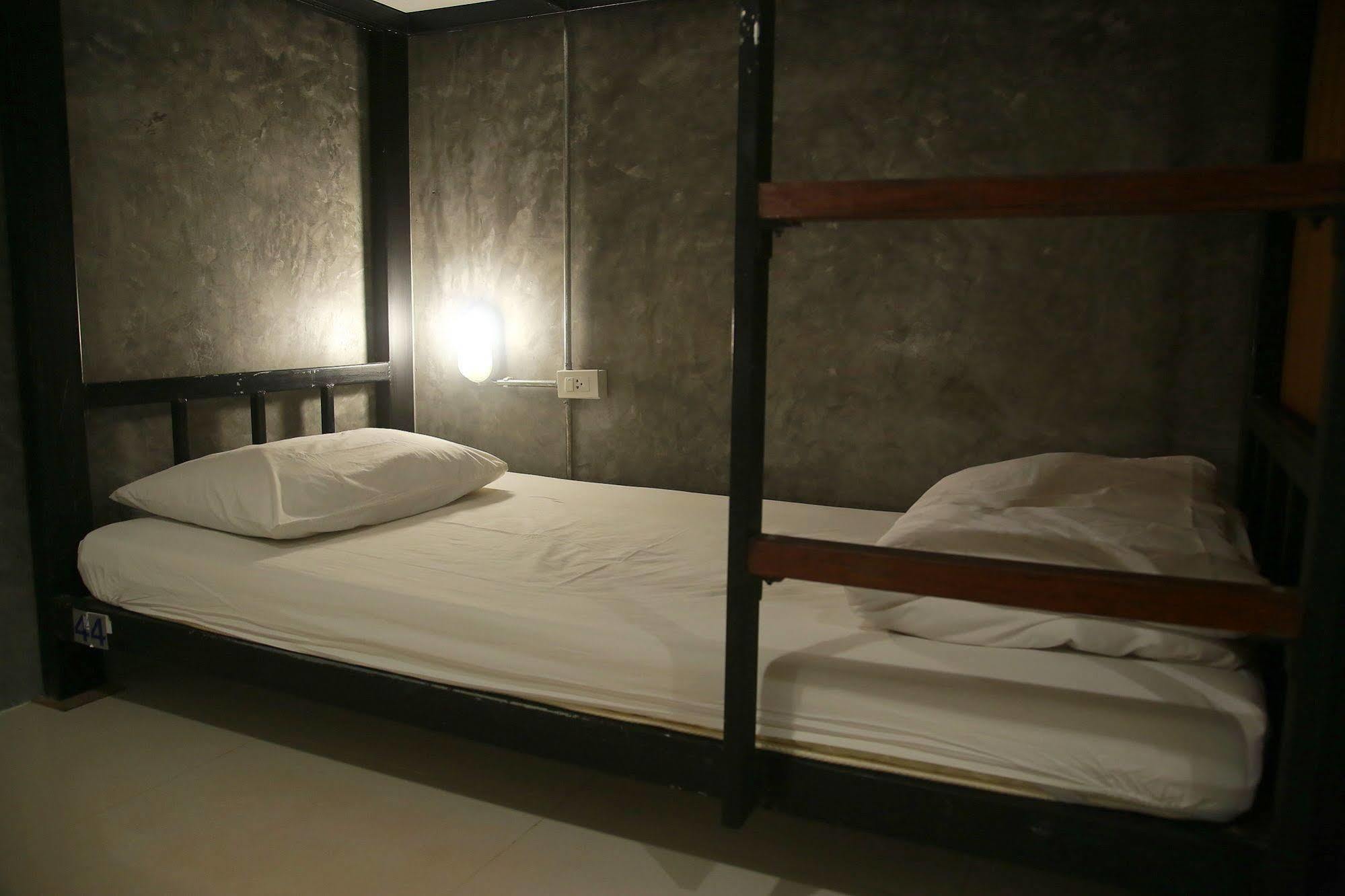 Oyo 585 Freedom Hostel @ Phi Phi Eksteriør bilde