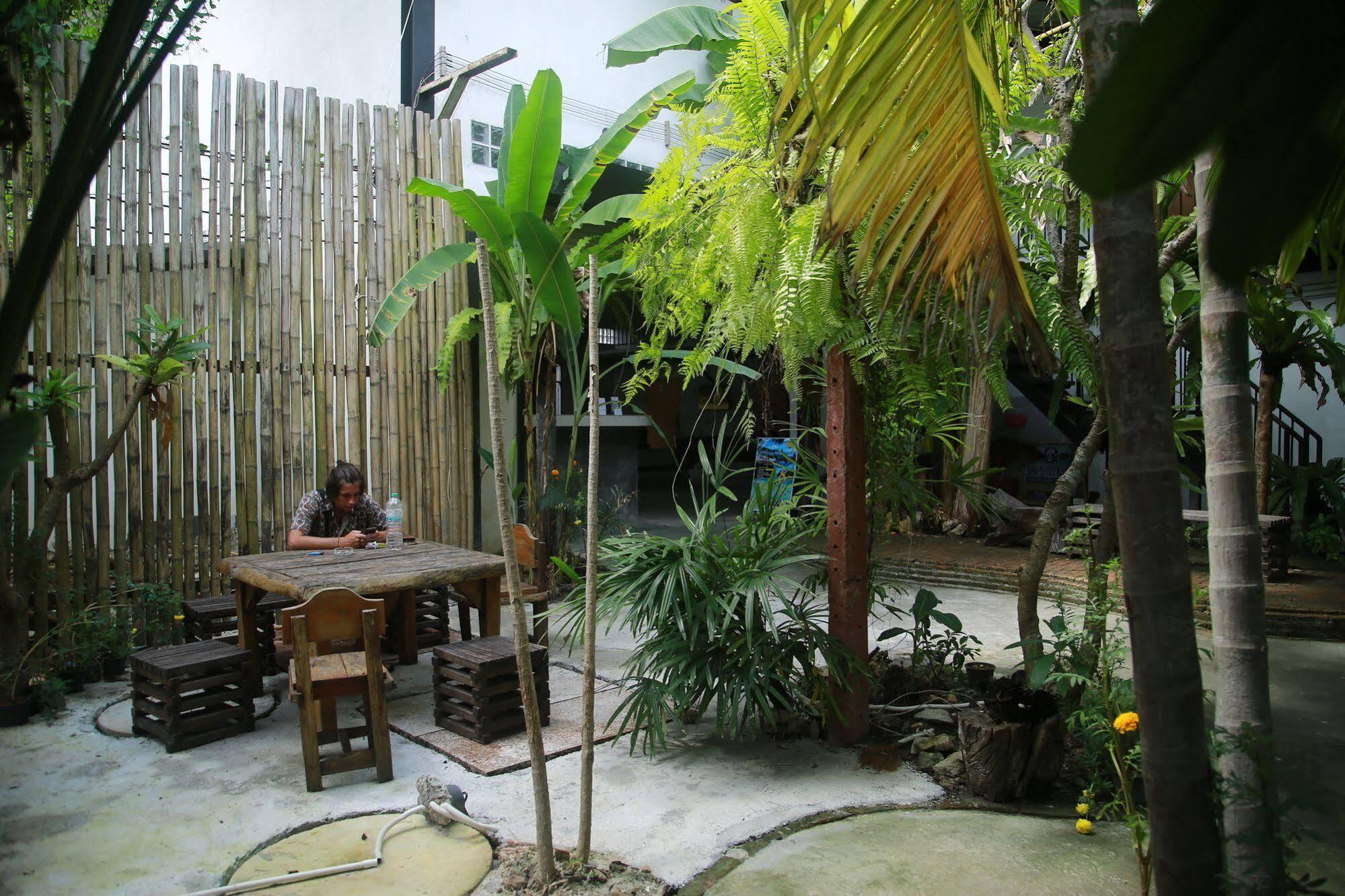 Oyo 585 Freedom Hostel @ Phi Phi Eksteriør bilde